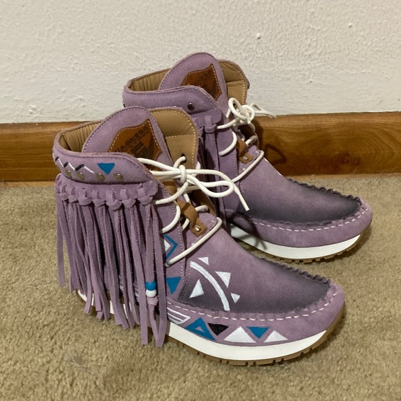 El Vaquero Suede Limited Edition Hand Painted Sneakers Moccasins EU37 US7.
NWB - Picture 1 of 7